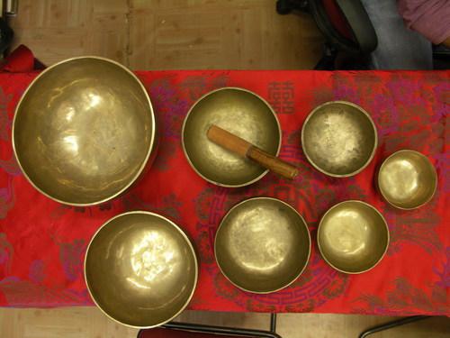 Singing bowls 